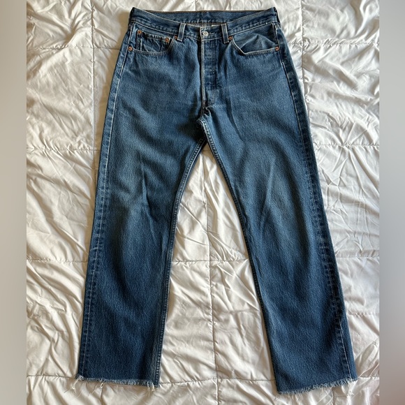 Levi’s Vintage 2001 Men’s 501 Button Fly Jeans Size 33/26, Actual 31/28 - Picture 2 of 12